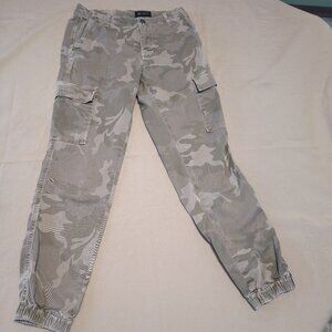 Great condition men's cargo joggers military print